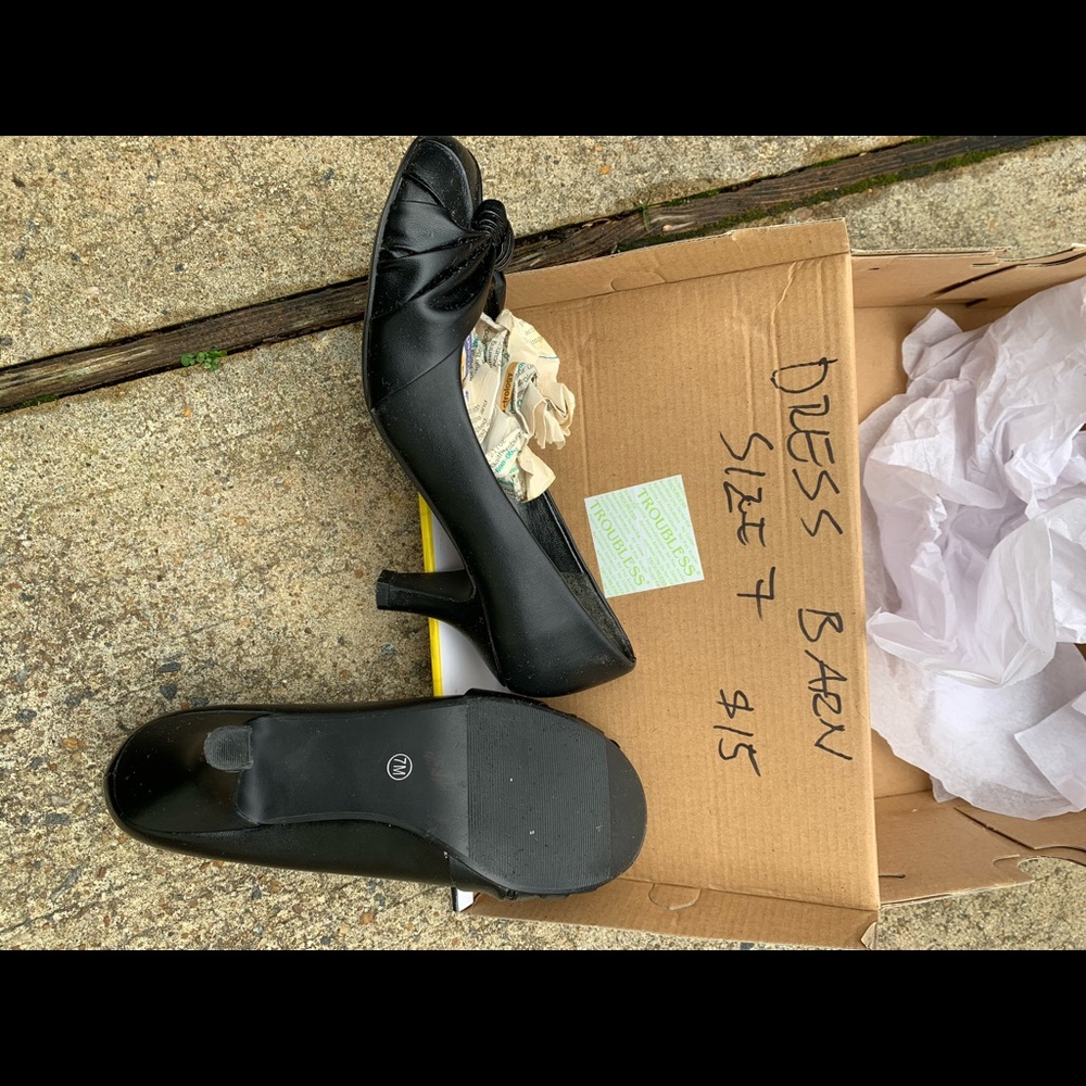 Dress Barn shoe